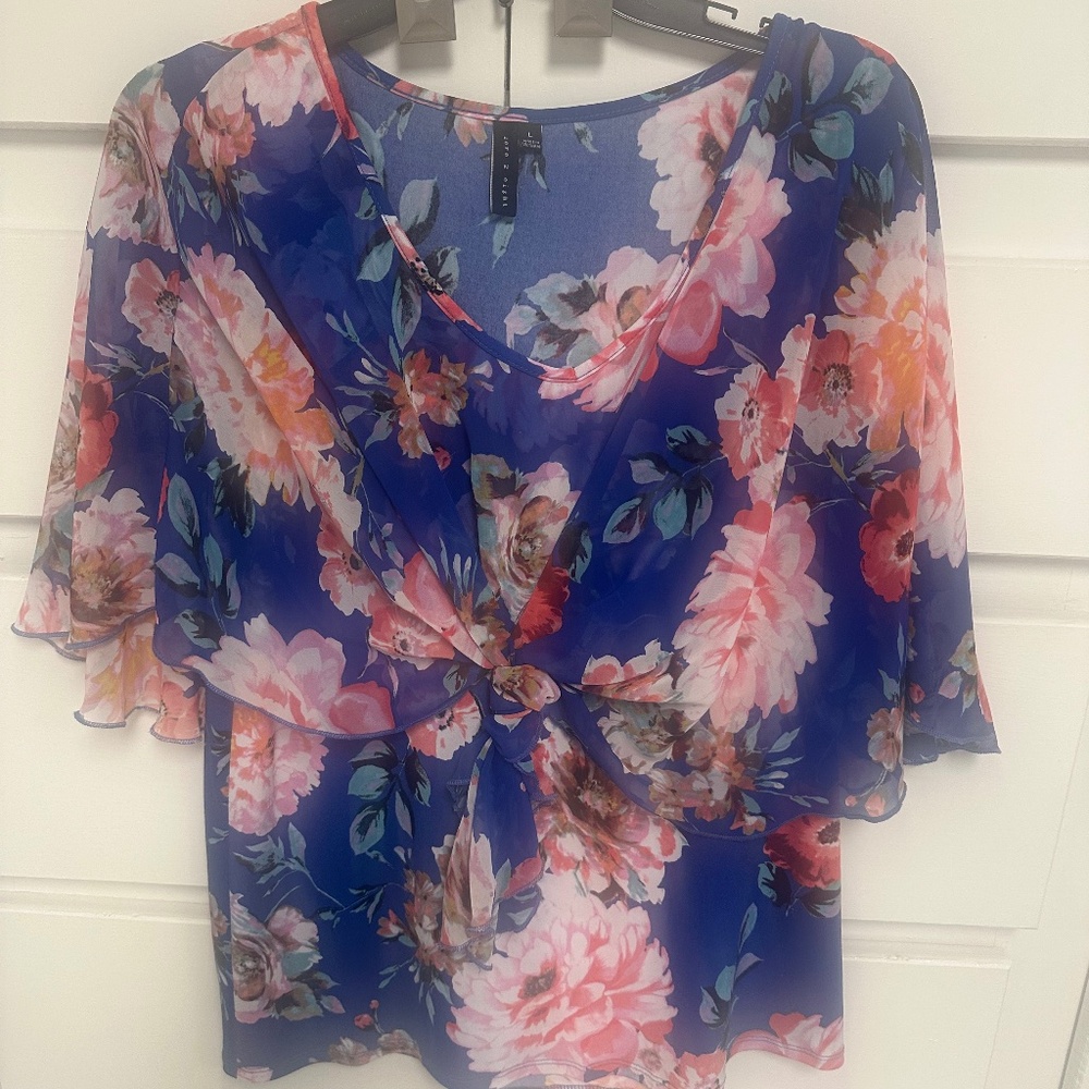 Large floral blouse by zero 2 eight